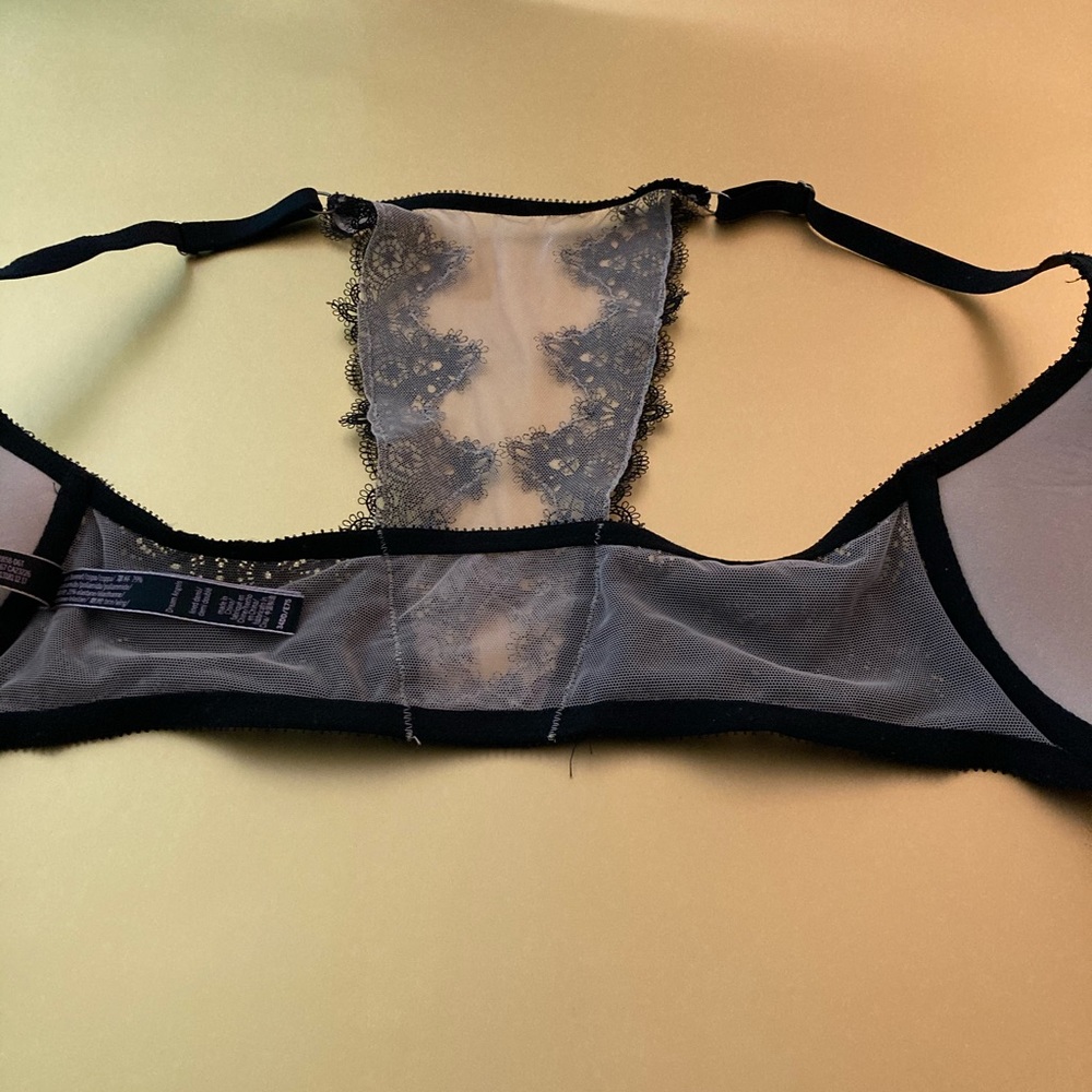 VS Racerback Bra - Picture 3 of 6